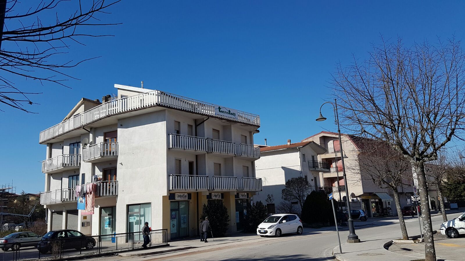 ATTICO BEN ARREDATA CON POSTO AUTO SCOPERTO
